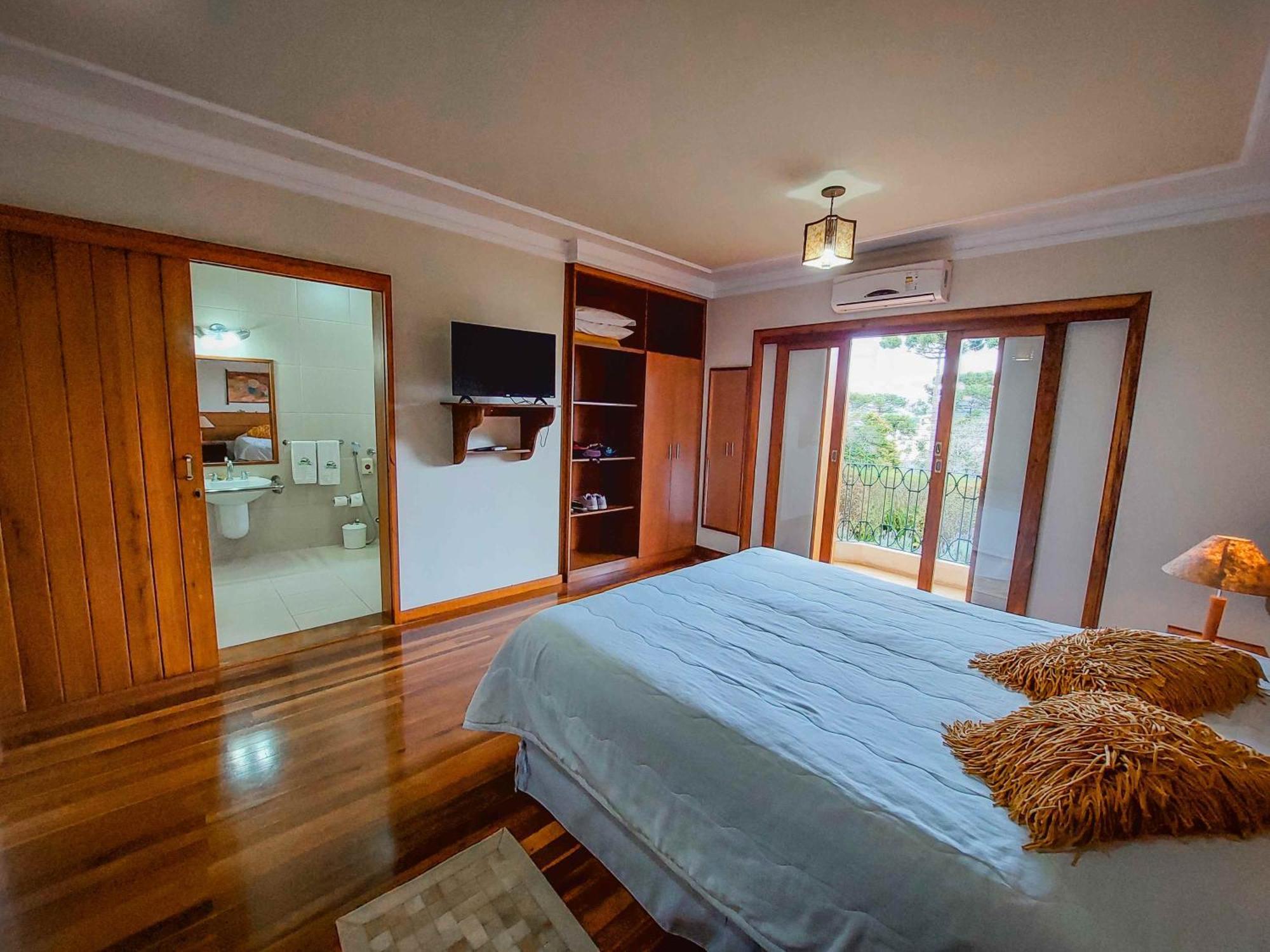 Pousada Victoria Villa By Nacional Inn - A 800 Metros Da Vila Capivari — Photos 1